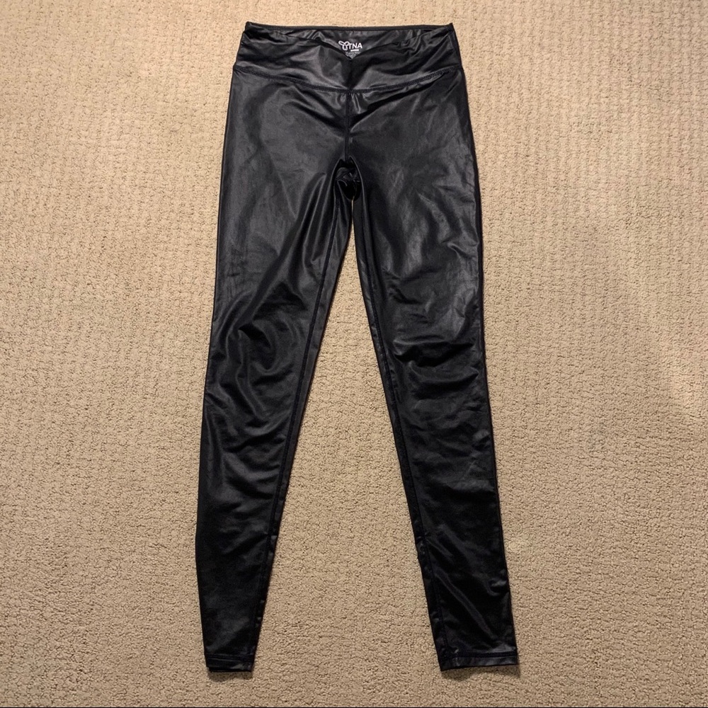 Aritzia TNA Glossy “Pleather” Leggings | Size Medium